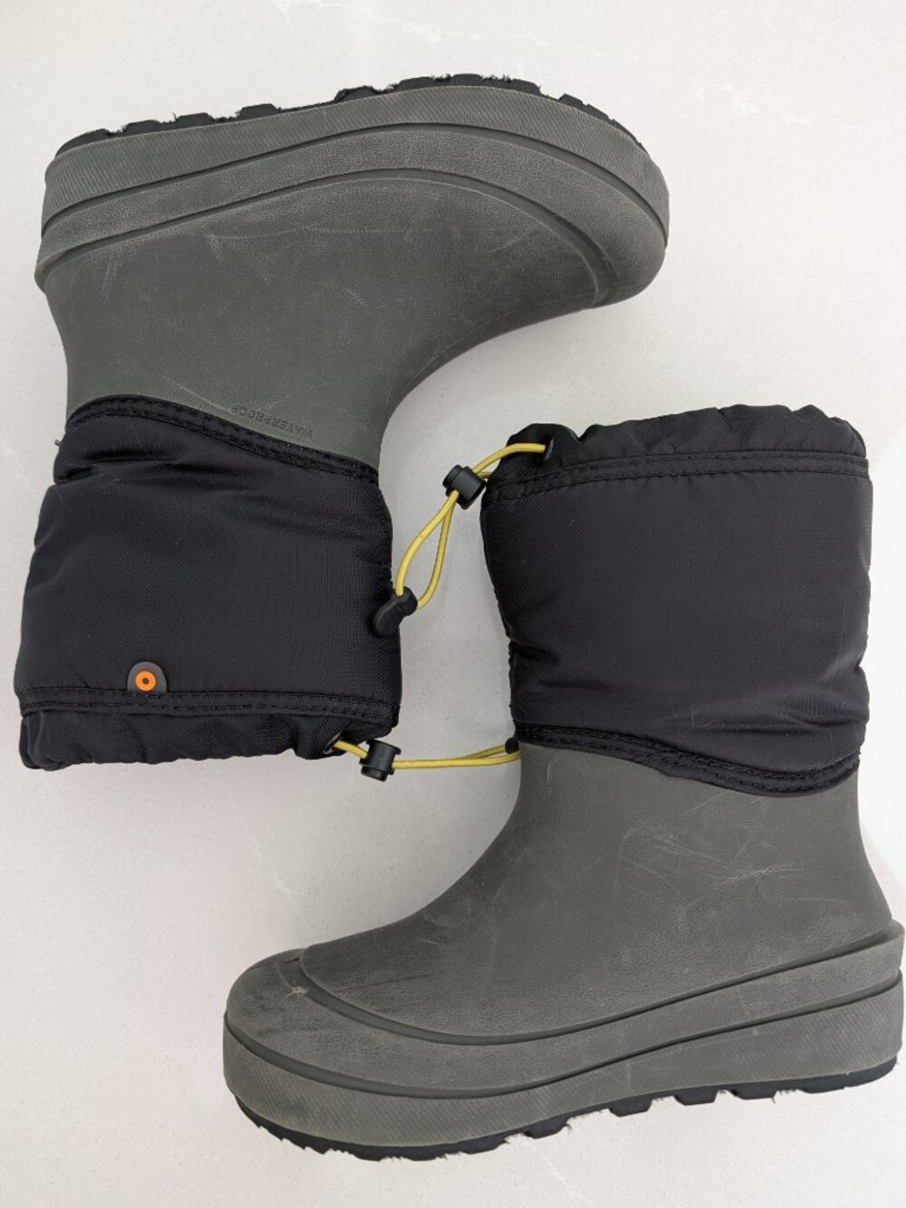 Bogs K Snow Shell Waterproof Winter Boots Olive Green Black Size Youth 2